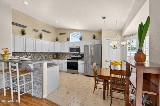 2297 E CATHY Court, Gilbert, AZ 85296