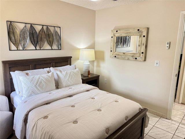 5800 SAGUNTO STREET, Orlando, FL 32807