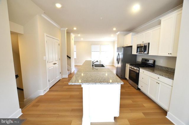 1832 PARHAM WAY, Baltimore, MD 21244