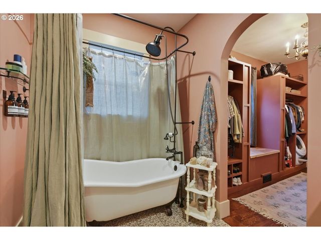 2207 Sw 6TH Ave, Camas, WA 98607