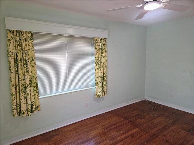 6044 BURLINGTON AVENUE N, St Petersburg, FL 33710