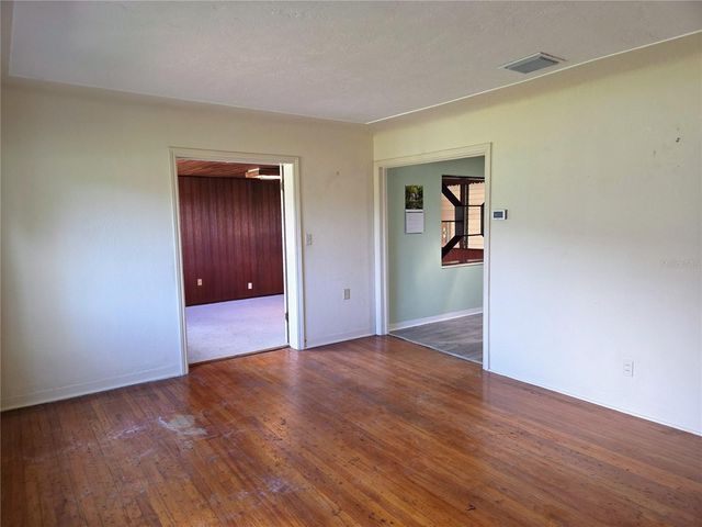 6044 BURLINGTON AVENUE N, St Petersburg, FL 33710