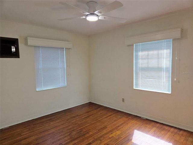 6044 BURLINGTON AVENUE N, St Petersburg, FL 33710