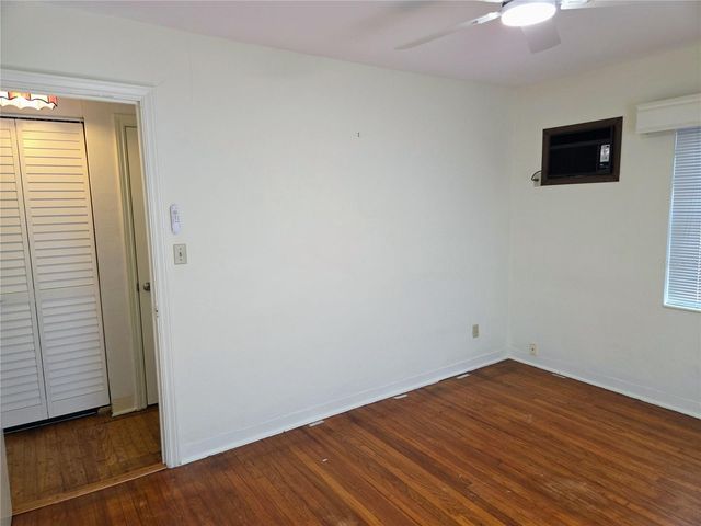 6044 BURLINGTON AVENUE N, St Petersburg, FL 33710