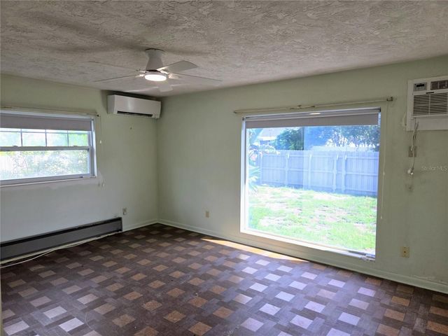 6044 BURLINGTON AVENUE N, St Petersburg, FL 33710