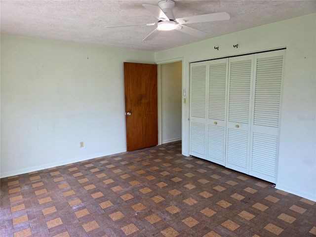 6044 BURLINGTON AVENUE N, St Petersburg, FL 33710