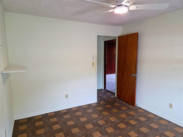 6044 BURLINGTON AVENUE N, St Petersburg, FL 33710