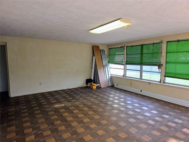 6044 BURLINGTON AVENUE N, St Petersburg, FL 33710