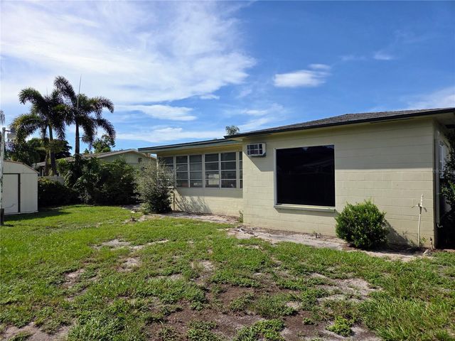 6044 BURLINGTON AVENUE N, St Petersburg, FL 33710