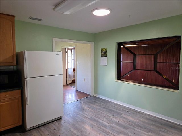 6044 BURLINGTON AVENUE N, St Petersburg, FL 33710