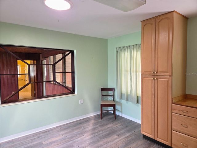 6044 BURLINGTON AVENUE N, St Petersburg, FL 33710