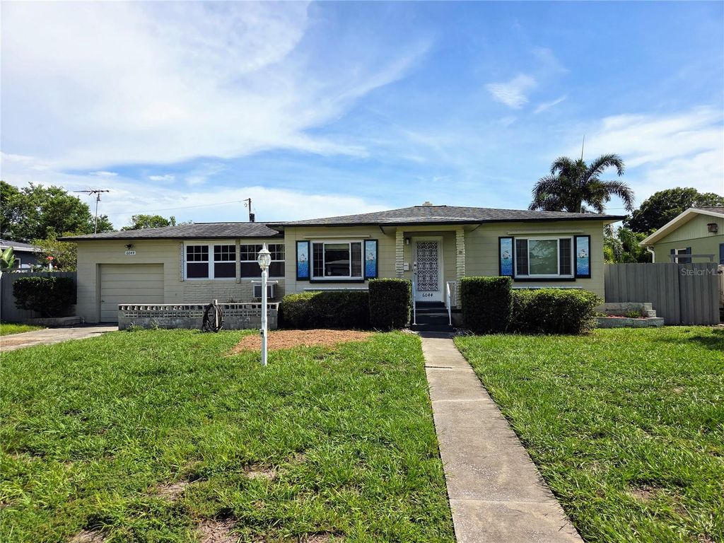 6044 BURLINGTON AVENUE N, St Petersburg, FL 33710