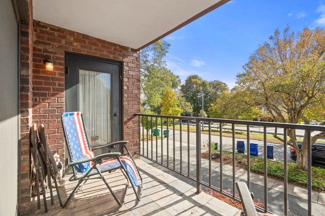 209 Commonwealth Ave 2A, Newton, MA 02467