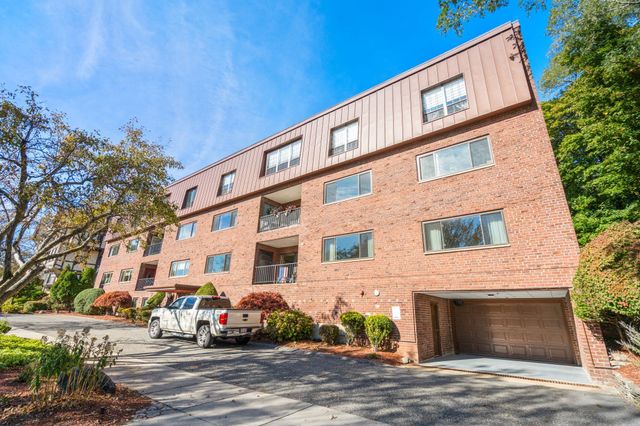 209 Commonwealth Ave 2A, Newton, MA 02467