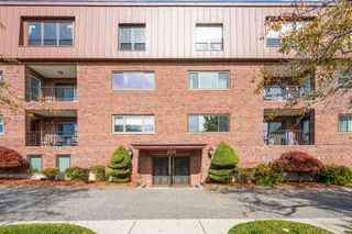 209 Commonwealth Ave 2A, Newton, MA 02467