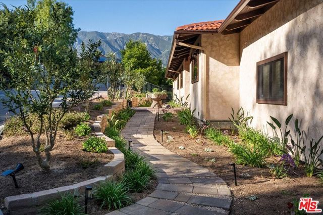 3770 Whiting Manor Lane, Glendale, CA 91208