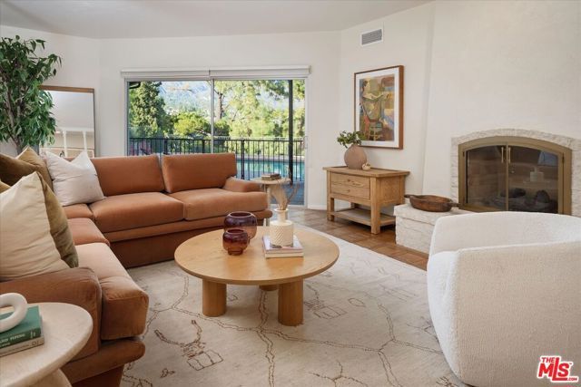 3770 Whiting Manor Lane, Glendale, CA 91208