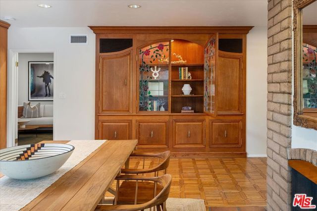 3770 Whiting Manor Lane, Glendale, CA 91208
