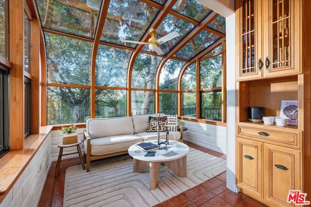 3770 Whiting Manor Lane, Glendale, CA 91208