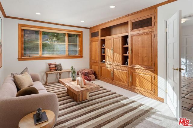 3770 Whiting Manor Lane, Glendale, CA 91208