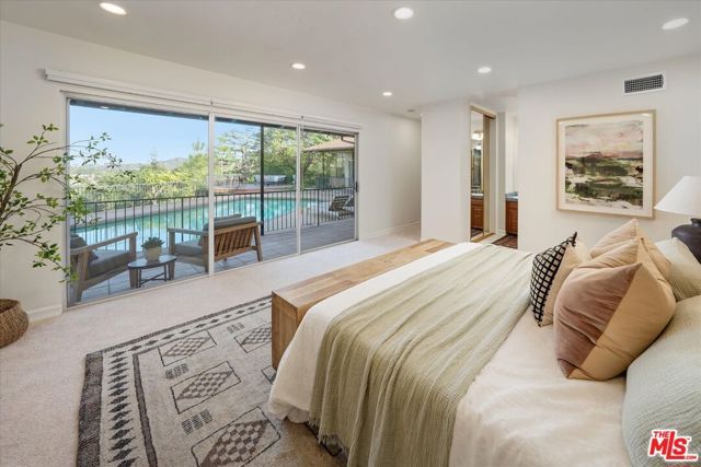3770 Whiting Manor Lane, Glendale, CA 91208