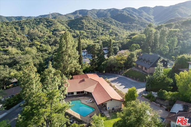 3770 Whiting Manor Lane, Glendale, CA 91208