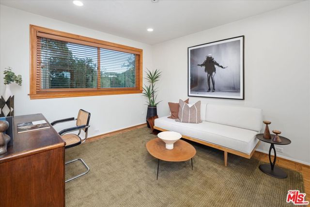 3770 Whiting Manor Lane, Glendale, CA 91208