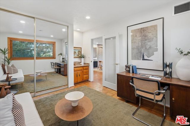 3770 Whiting Manor Lane, Glendale, CA 91208