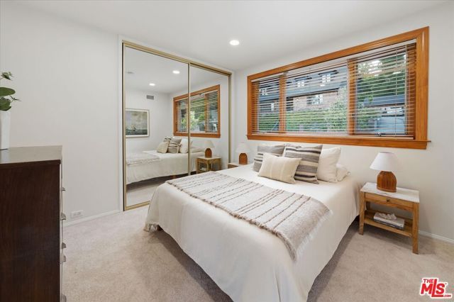 3770 Whiting Manor Lane, Glendale, CA 91208