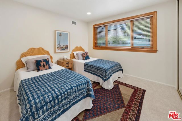 3770 Whiting Manor Lane, Glendale, CA 91208