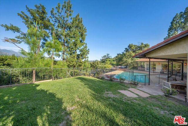 3770 Whiting Manor Lane, Glendale, CA 91208
