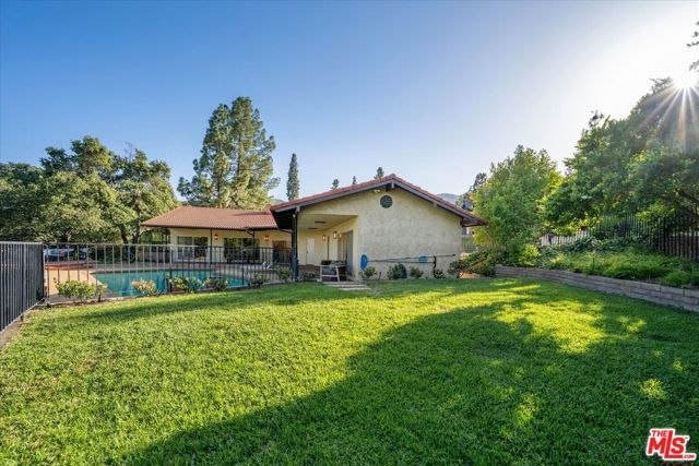 3770 Whiting Manor Lane, Glendale, CA 91208