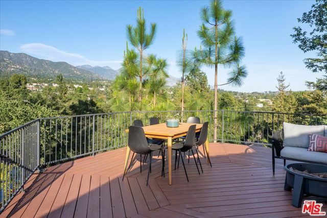 3770 Whiting Manor Lane, Glendale, CA 91208