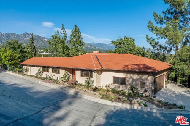 3770 Whiting Manor Lane, Glendale, CA 91208