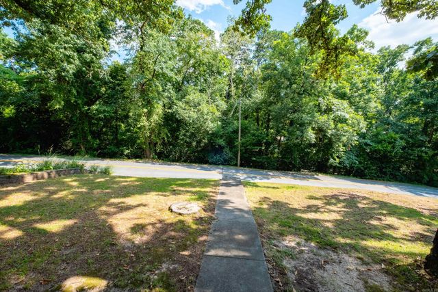 220 Pine Valley Road, Little Rock, AR 72207