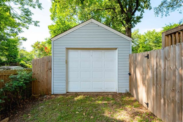 220 Pine Valley Road, Little Rock, AR 72207