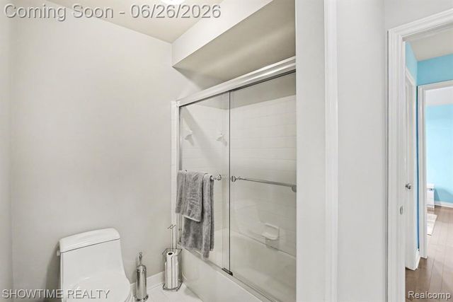 54676 Woodcreek Boulevard, Utica, MI 48315