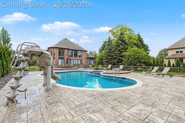 54676 Woodcreek Boulevard, Utica, MI 48315