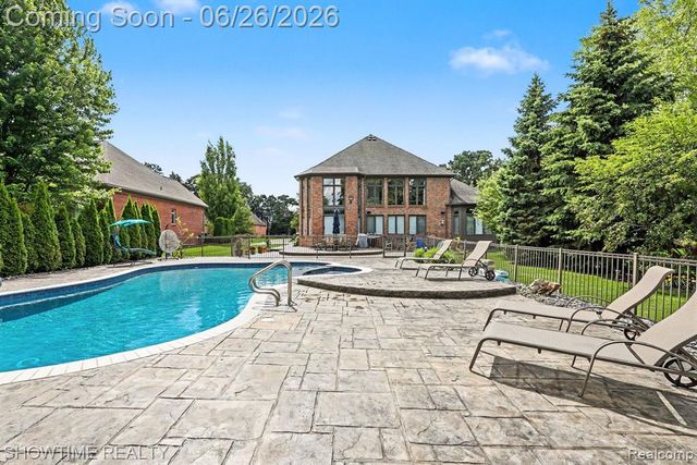 54676 Woodcreek Boulevard, Utica, MI 48315