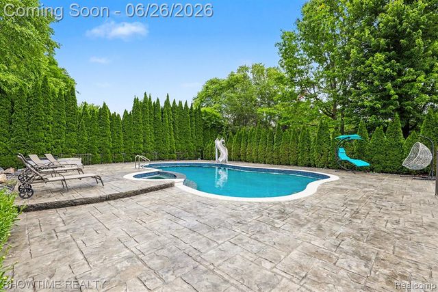 54676 Woodcreek Boulevard, Utica, MI 48315