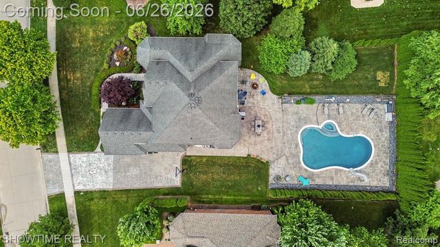 54676 Woodcreek Boulevard, Utica, MI 48315