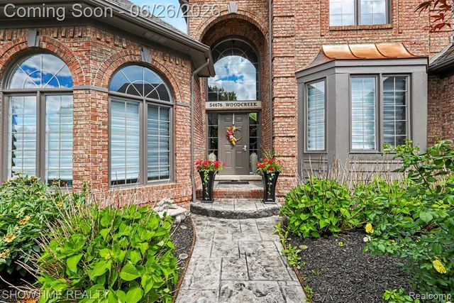 54676 Woodcreek Boulevard, Utica, MI 48315