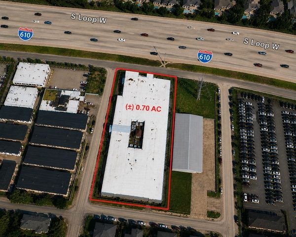 9603 Riddlewood Lane, Houston, TX 77025
