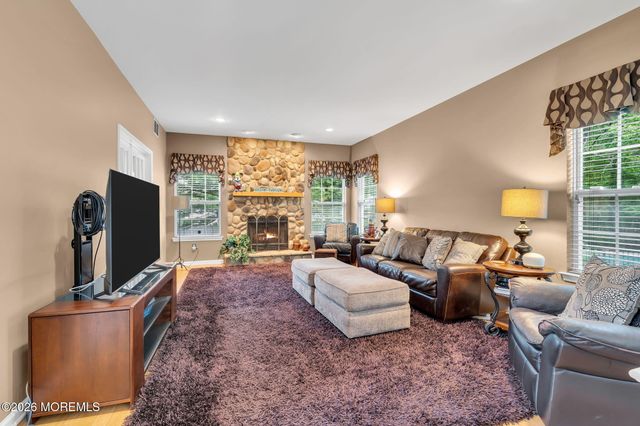 3 Kingfisher Court, Jackson, NJ 08527