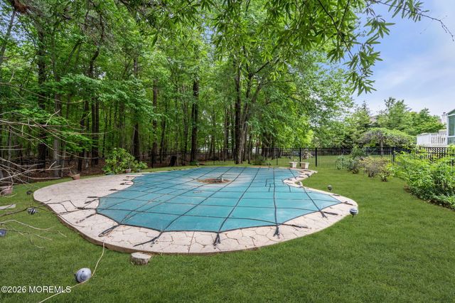 3 Kingfisher Court, Jackson, NJ 08527