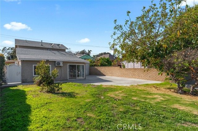 2040 Kilson Drive, Santa Ana, CA 92707