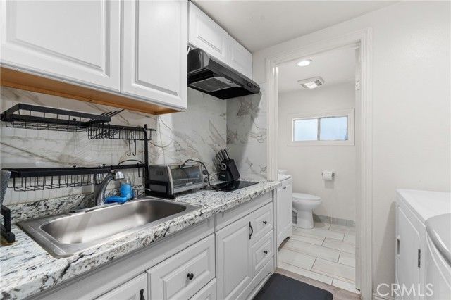 2040 Kilson Drive, Santa Ana, CA 92707