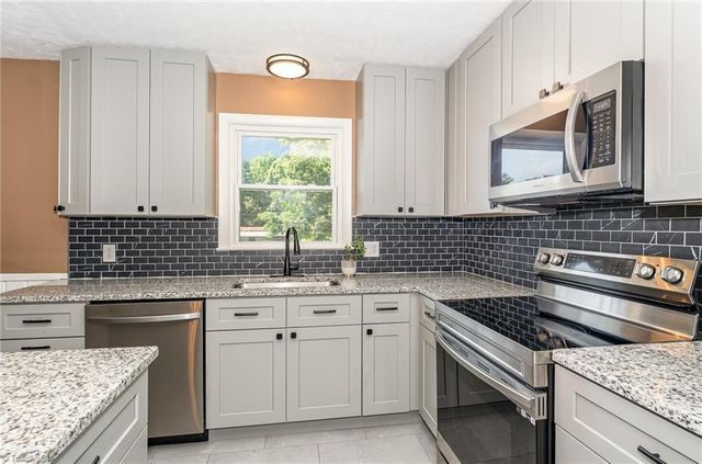 1270 Rainbow Road, Advance, NC 27006