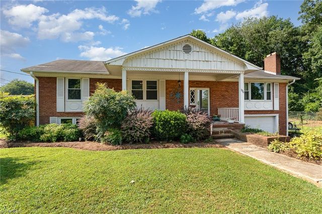 1270 Rainbow Road, Advance, NC 27006