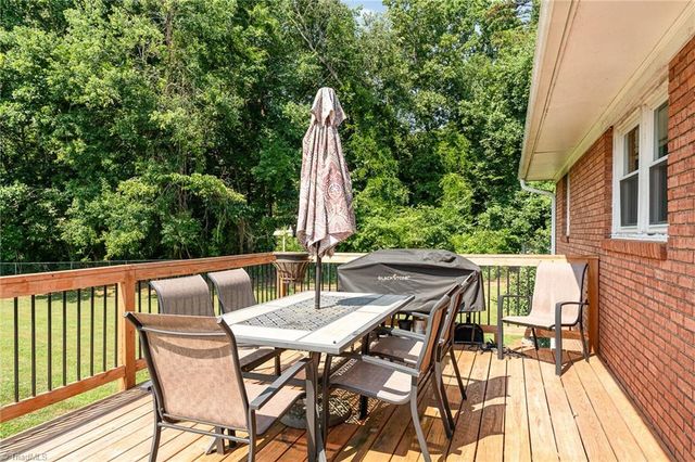 1270 Rainbow Road, Advance, NC 27006